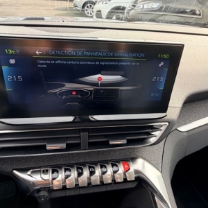 PEUGEOT NOUVEAU 3008 PEUGEOT 3008 II (2) 1.6 HYBRID 225 ALLURE PACK E-EAT8