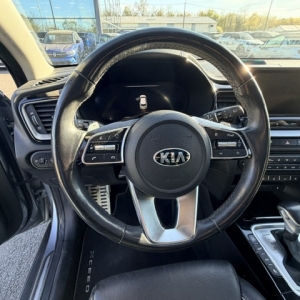 KIA XCEED  KIA XCEED (2) 1.6 GDI HYBRIDE RECHARGEABLE 141 PREMIUM DCT6