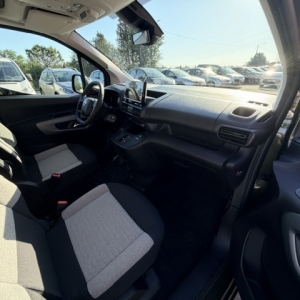 CITROËN
BERLINGO MULTISPACE CITROEN BERLINGO III (3) TAILLE M BLUEHDI 130 S&S PLUS EAT8 MODELE N1 CITROËN
BERLINGO MULTISPACE CITROEN BERLINGO III (3) TAILLE M BLUEHDI 130 S&S PLUS EAT8 MODELE N1